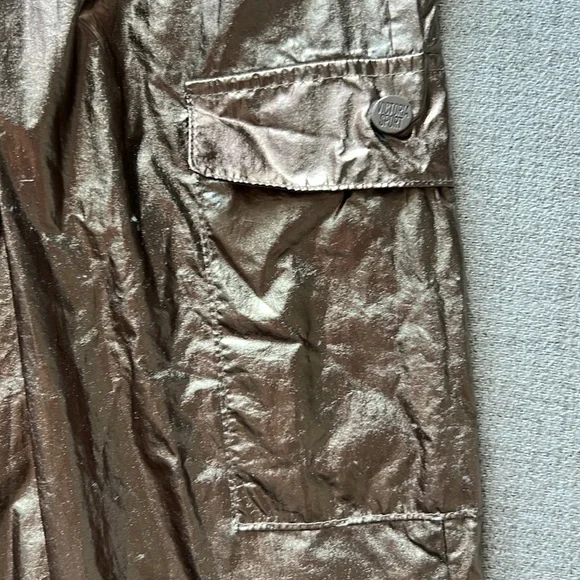 NWT Victoria’s Secret Sport Golden Cargo Pants - Picture 5 of 5